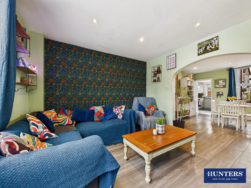 Property photo 2 of 27 Living Room