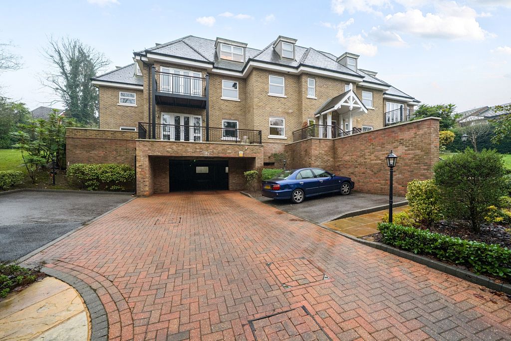 Property photo 1 of 20 1399824-2-696E397...