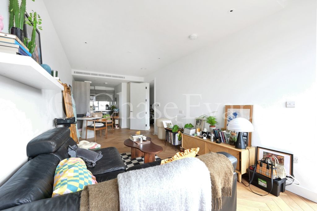 Property photo 3 of 12 Hxr Hoxton, Flat 26