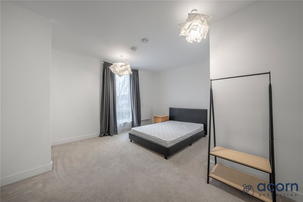 Property photo 2 of 11 Picture No. 18