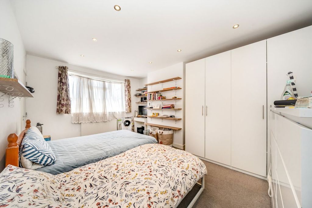 Property photo 2 of 3