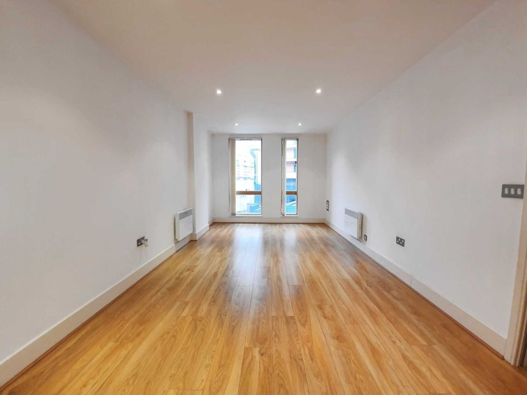 Property photo 3 of 6