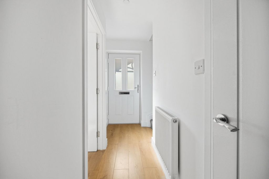 Property photo 2 of 36