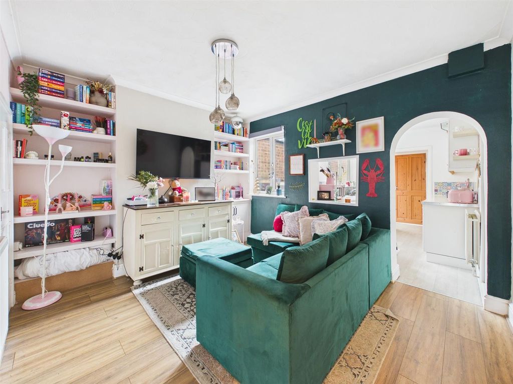 Property photo 2 of 13