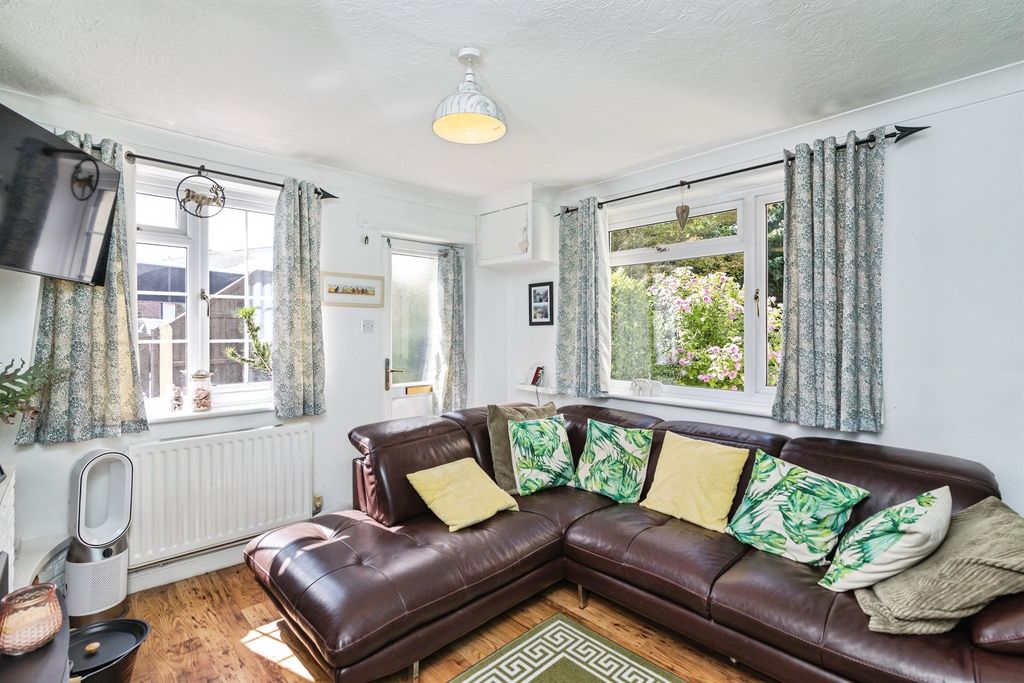 Property photo 3 of 17