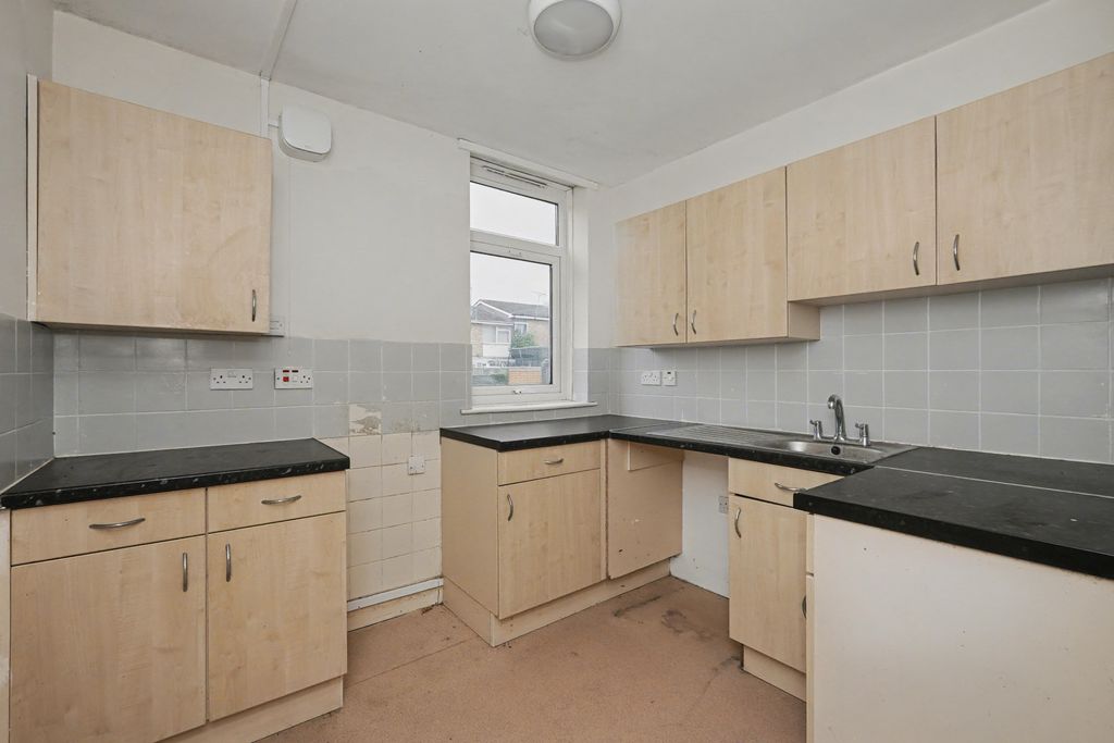 Property photo 3 of 13 12 Halstead Close, Headcorn Drive, Canterbury, Kent, Ct2 7Ud