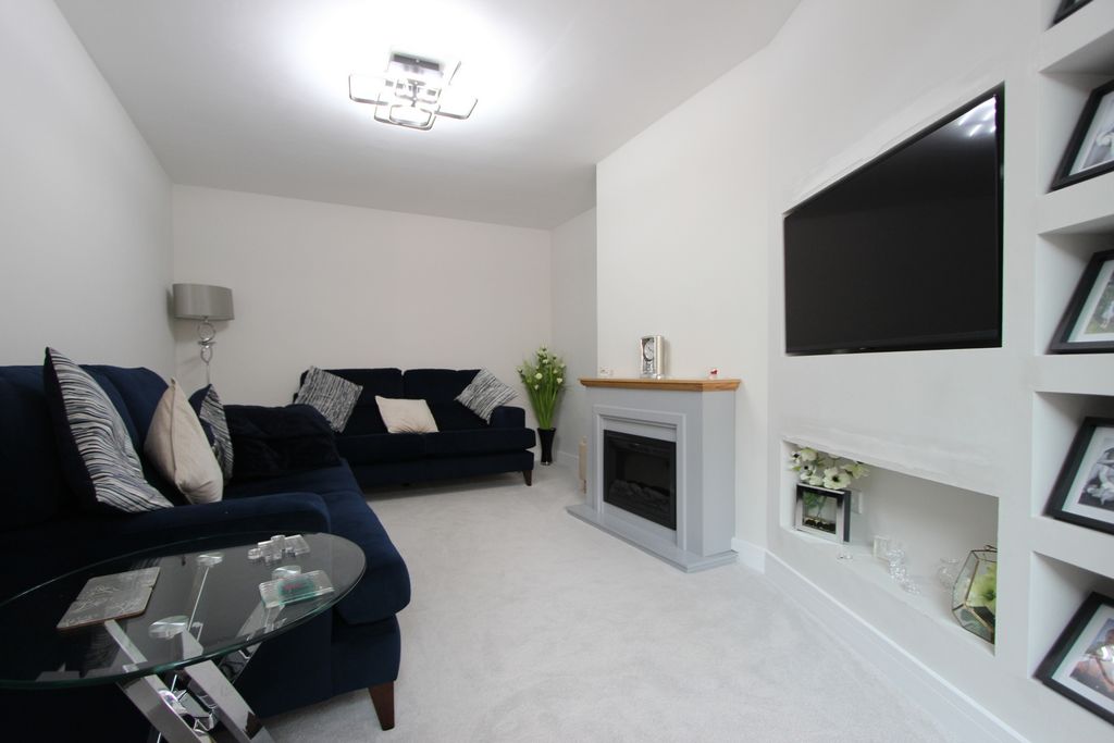 Property photo 2 of 13 Photo 3