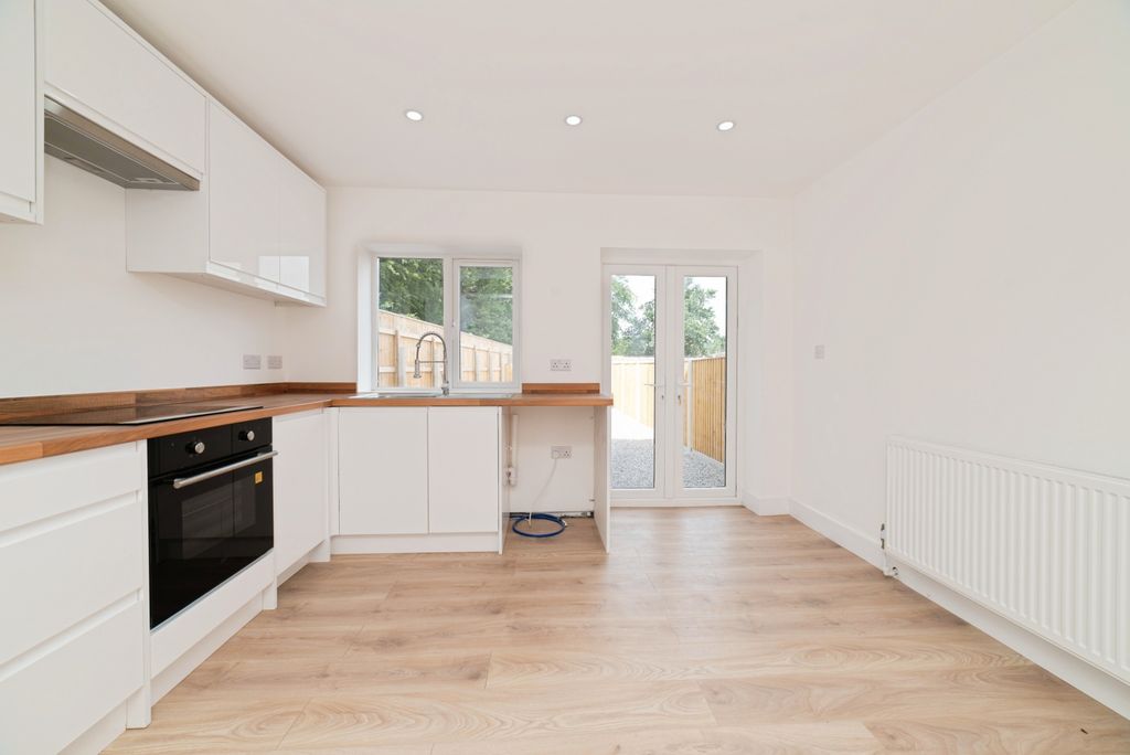 Property photo 3 of 15 Kitchen