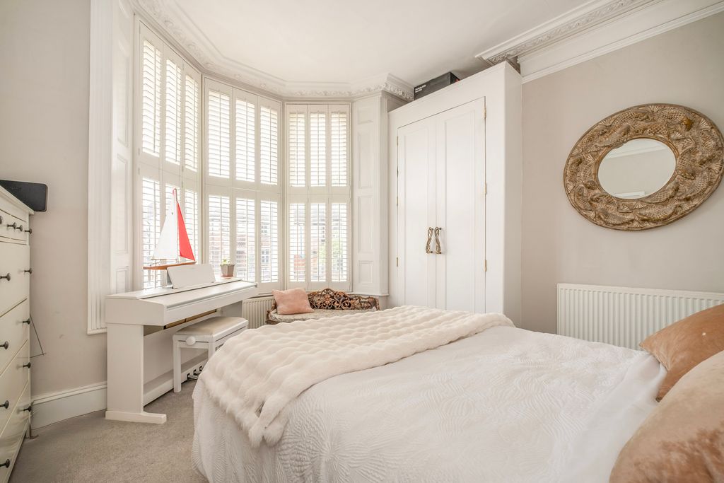 Additional image 5 of 3 bed flat for saleKings Road, Richmond TW10