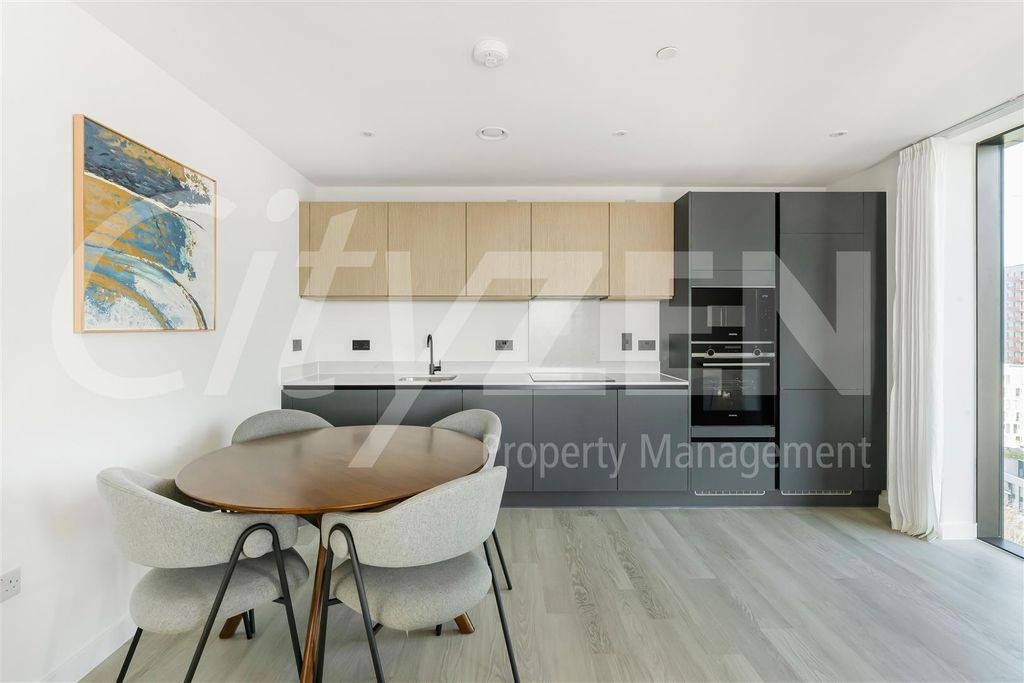 Property photo 2 of 17 Kitchen