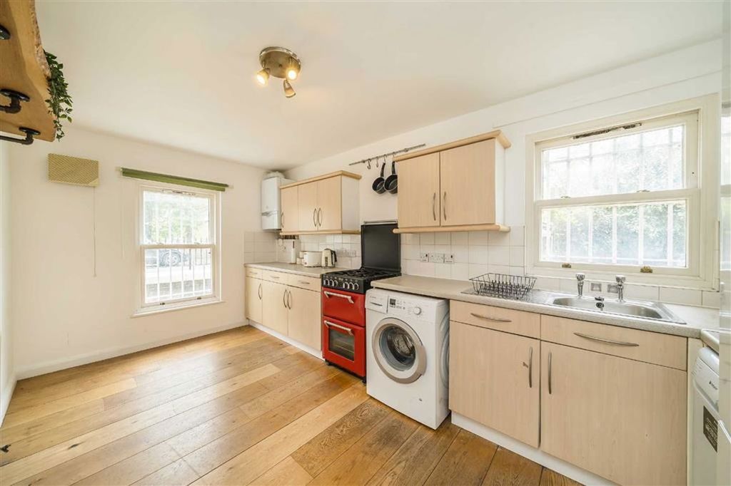 Property photo 2 of 8