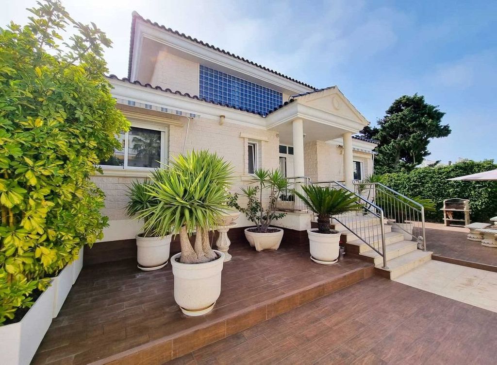 Property photo 2 of 30