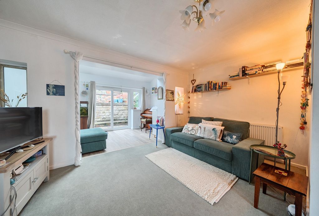 Property photo 3 of 18 Sitting Room