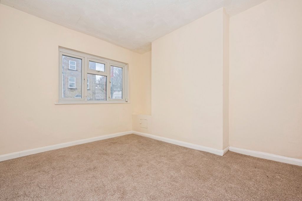 Property photo 2 of 16 Living Room