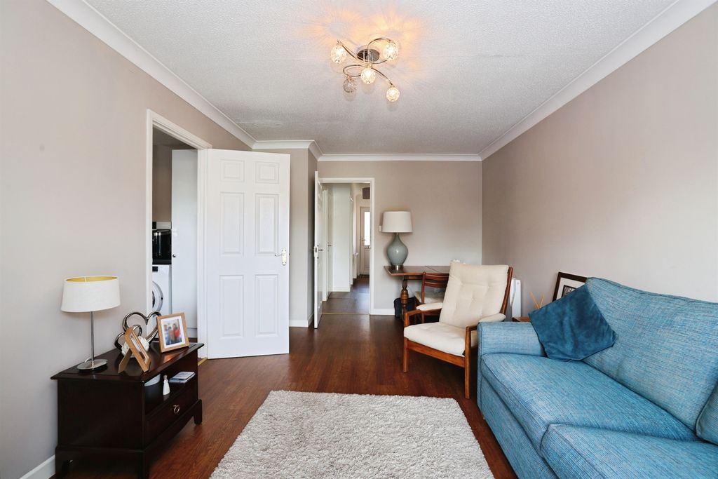 Property photo 2 of 12