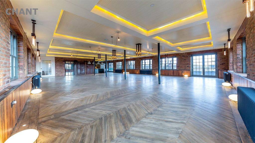 Property photo 3 of 11 Picture No. 10