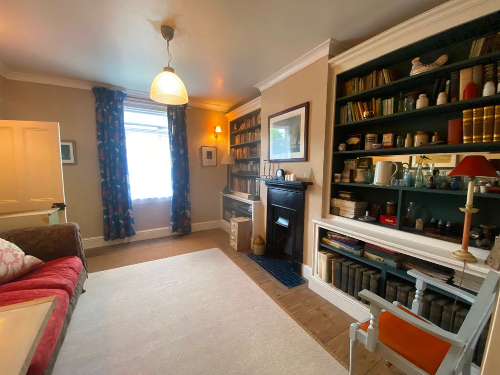 Property photo 2 of 27