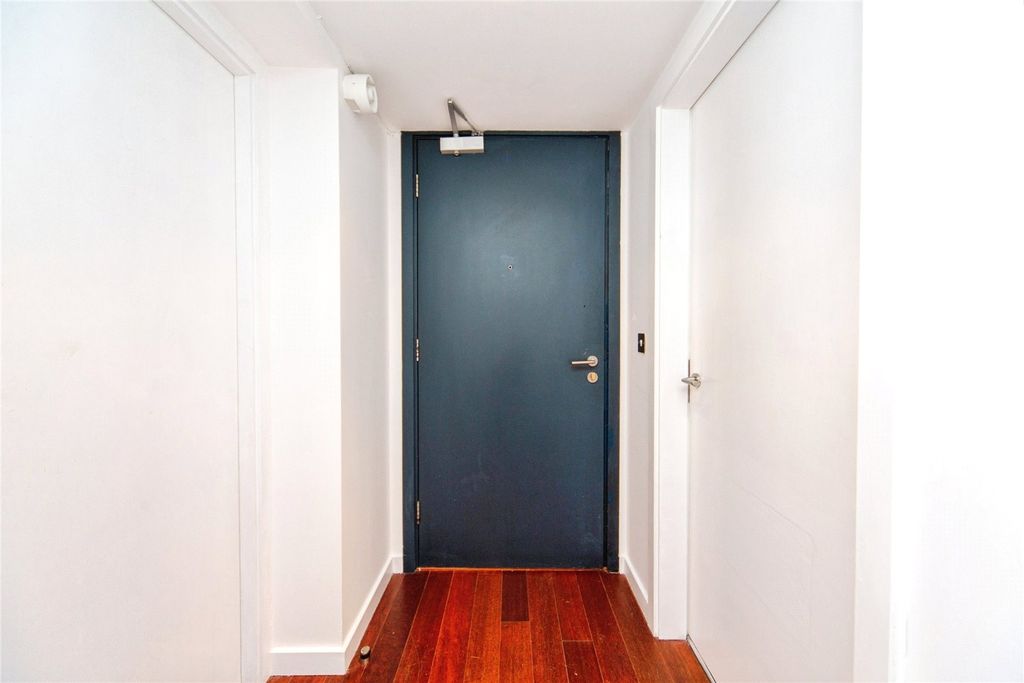 Property photo 2 of 19 Picture No. 21