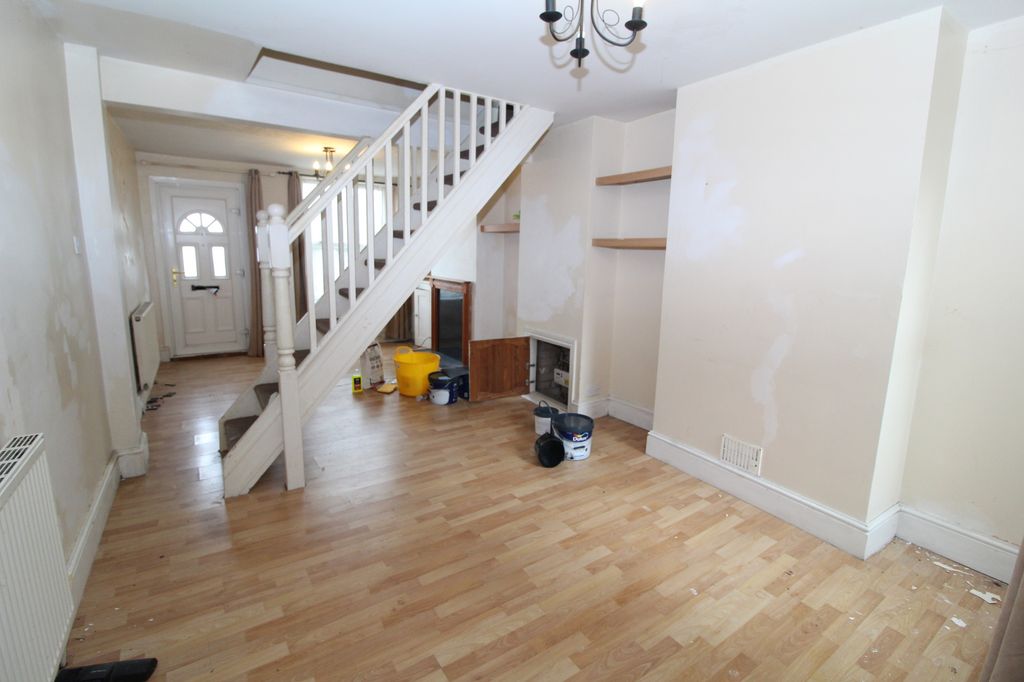Property photo 3 of 9