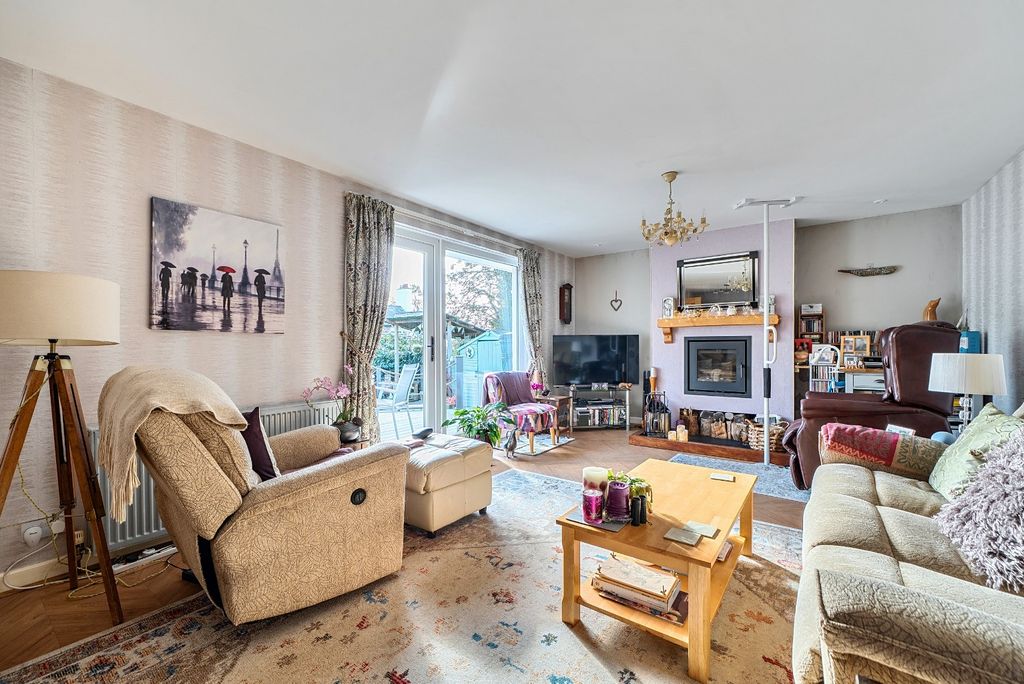 Property photo 2 of 14 5560213