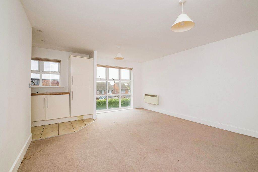 Property photo 1 of 15 Lounge/Dinere