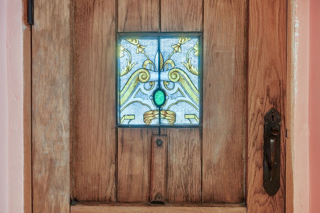 Property photo 2 of 24