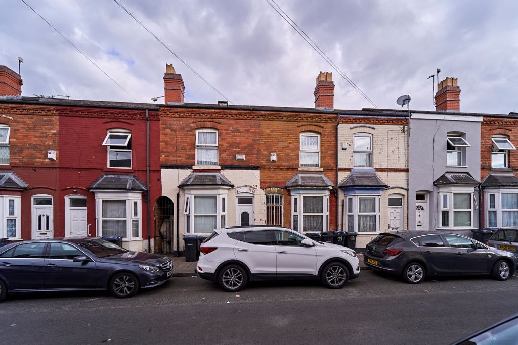 Property photo 1 of 18