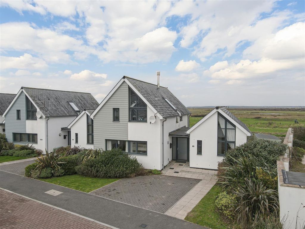 Property photo 1 of 28