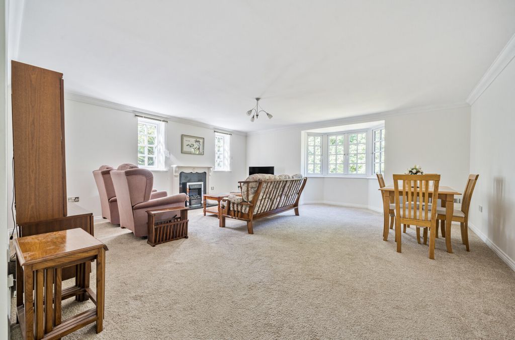 Property photo 3 of 19 1321454-19-686E35...