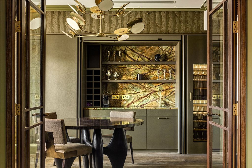 Property photo 1 of 10 Dining Room