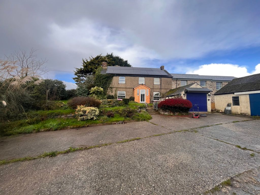 Property photo 2 of 41