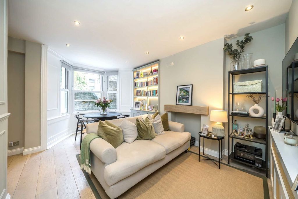 Property photo 2 of 8