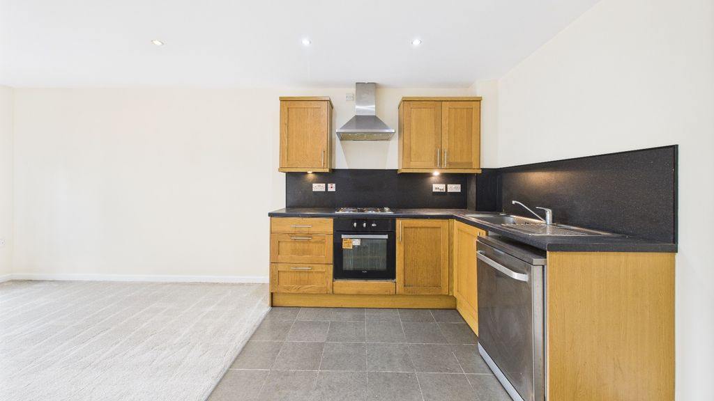 Property photo 2 of 15 4371413
