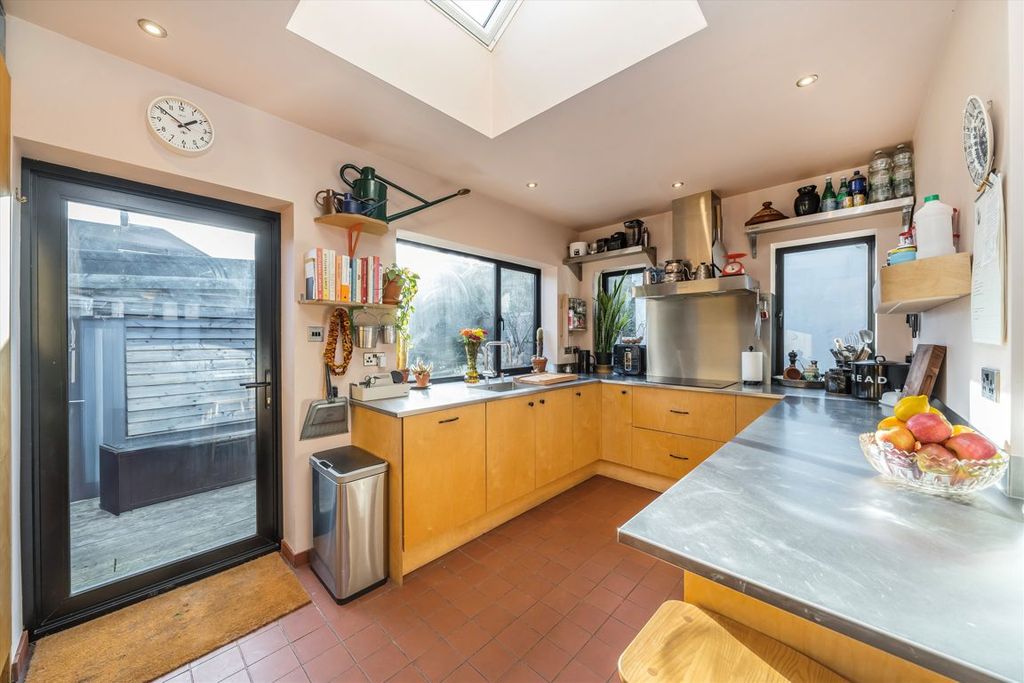 Property photo 3 of 7