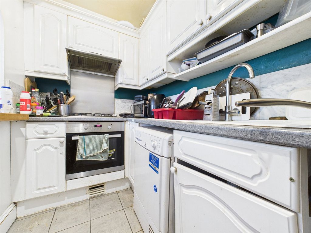 Property photo 2 of 14 Kitchen