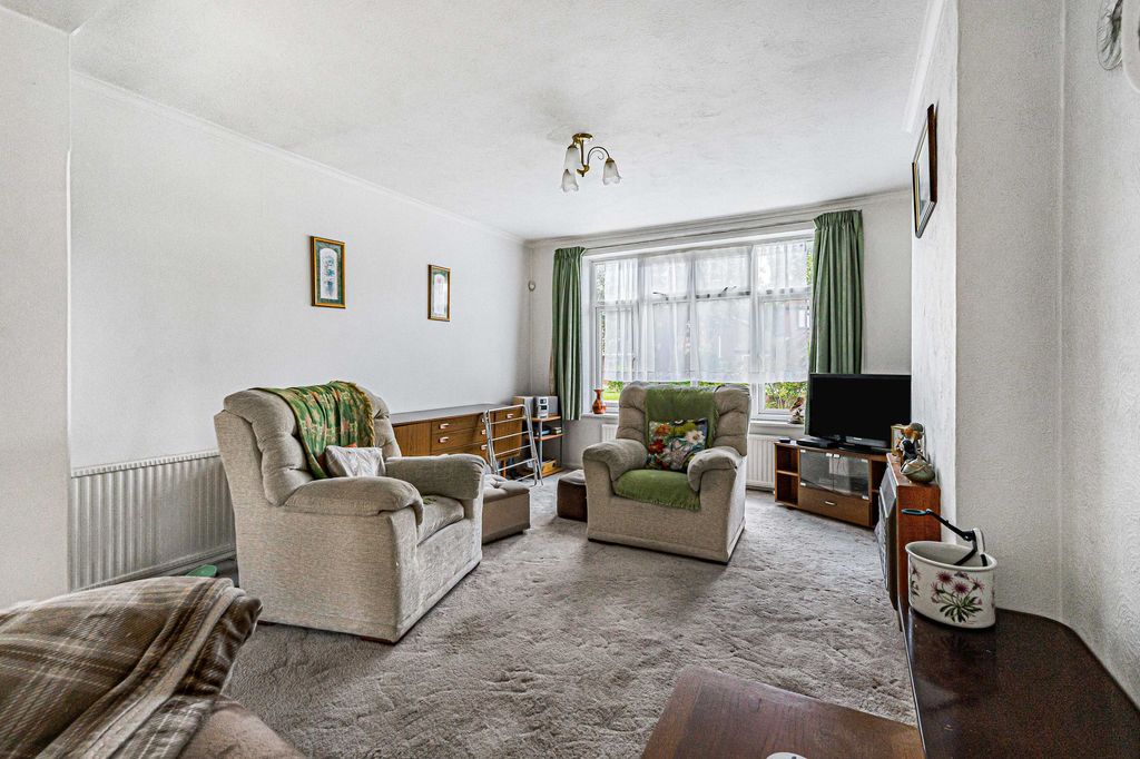 Property photo 2 of 17