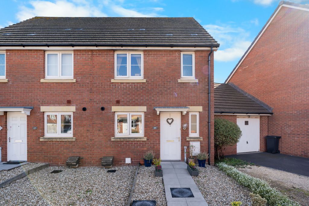 Property photo 2 of 35