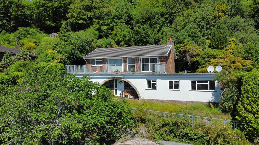 Property photo 1 of 18
