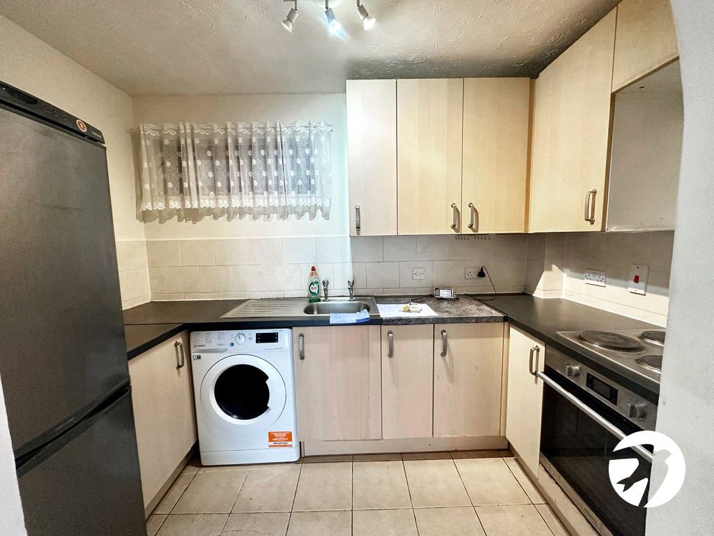 Property photo 3 of 10 Picture 3