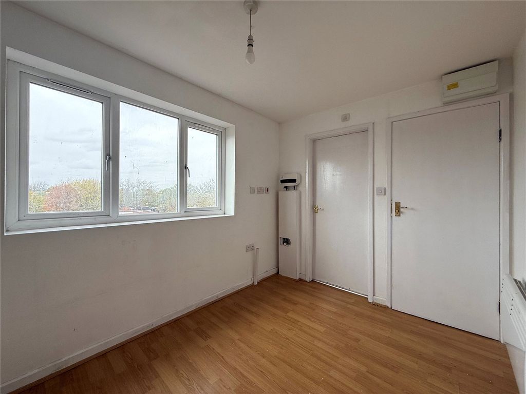 Property photo 3 of 6 Picture No. 02