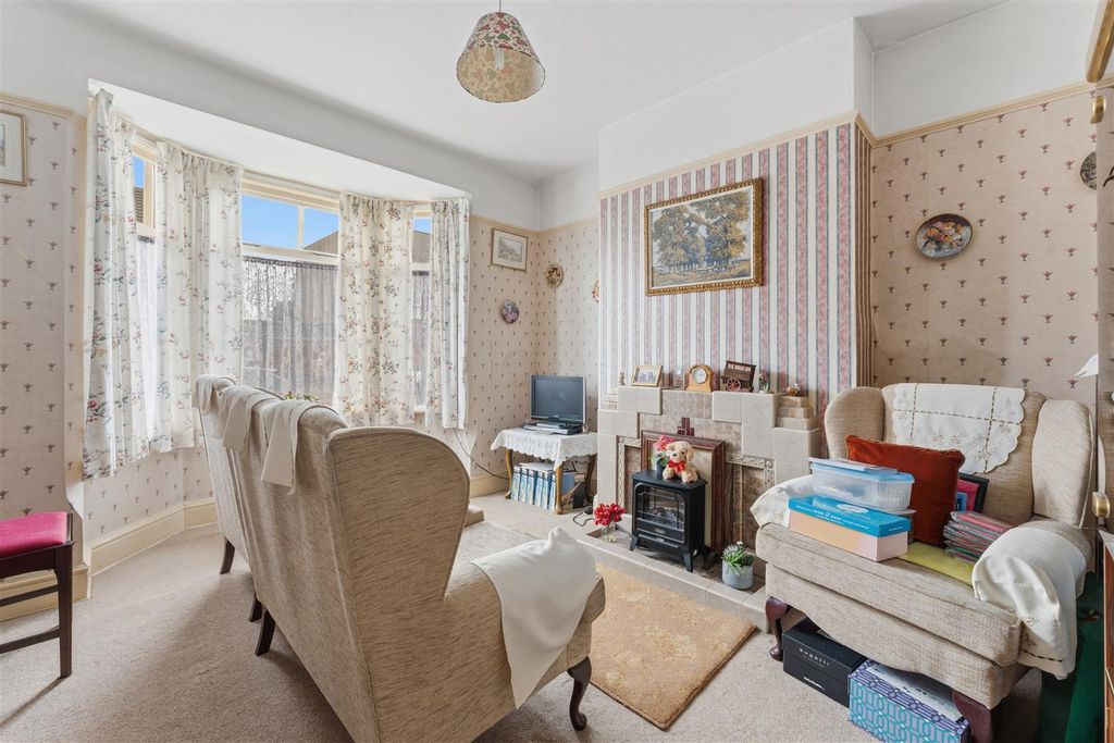 Property photo 3 of 13 Sitting Room