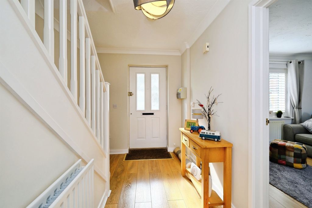 Property photo 2 of 18