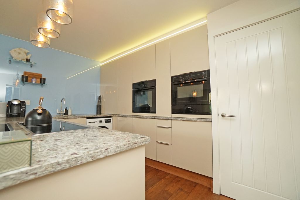 Additional image 9 of 5 bed terraced house for saleSennen Place, Port Solent, Portsmouth PO6