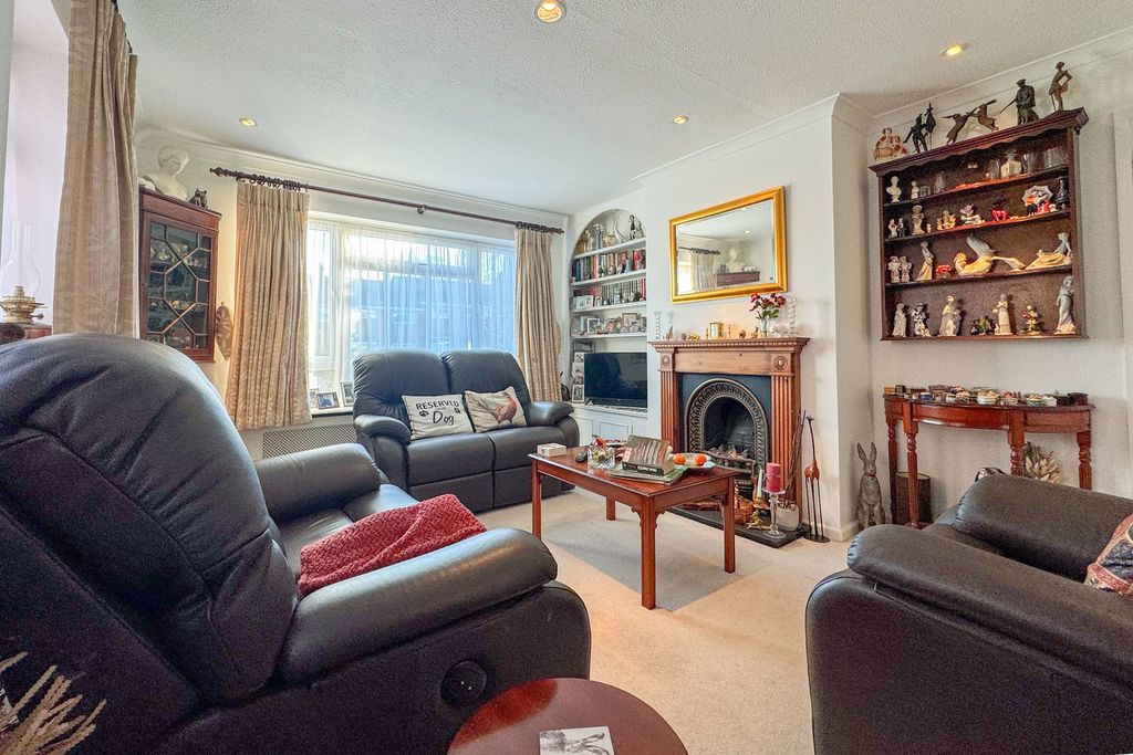 Property photo 2 of 24