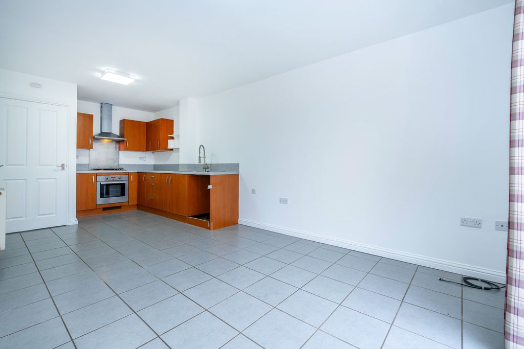 Property photo 3 of 15 Dining