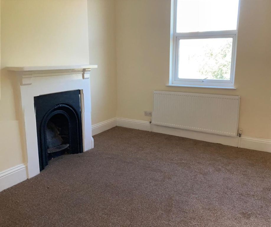 Property photo 3 of 10 Bedroom