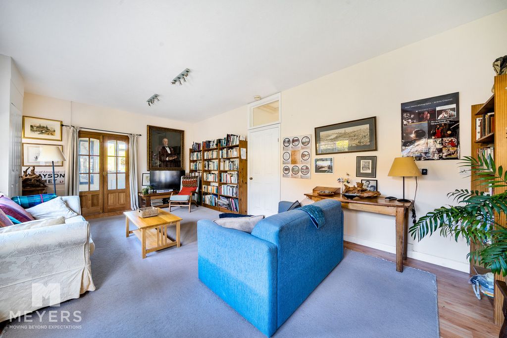 Property photo 3 of 23