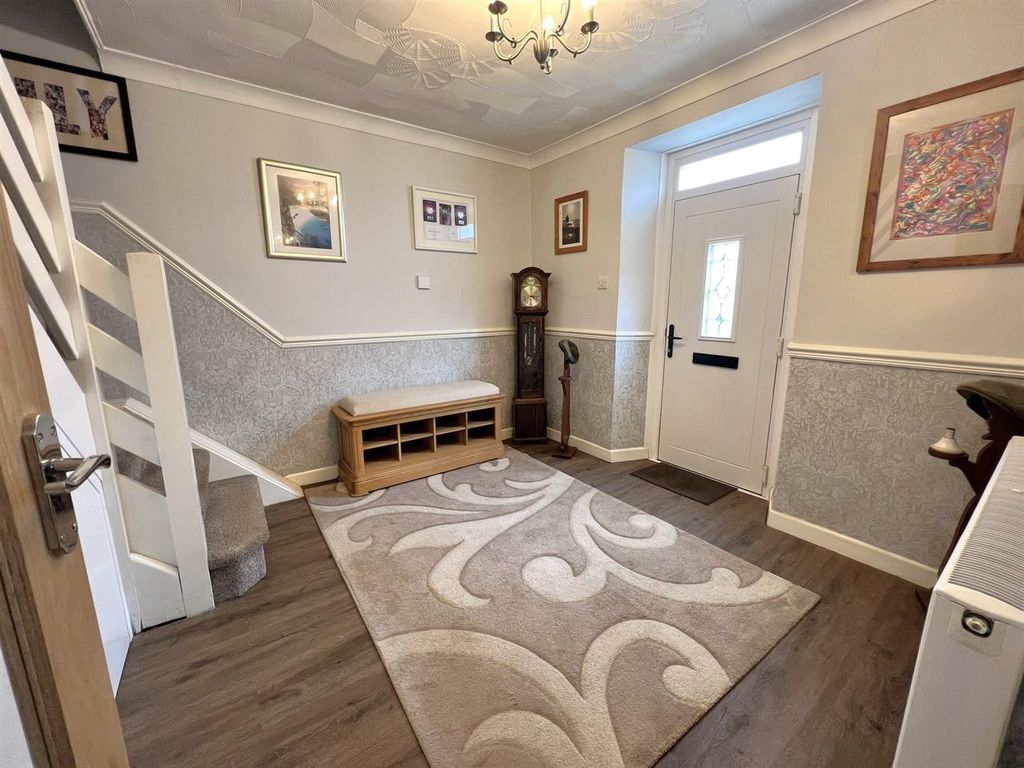 Property photo 2 of 30