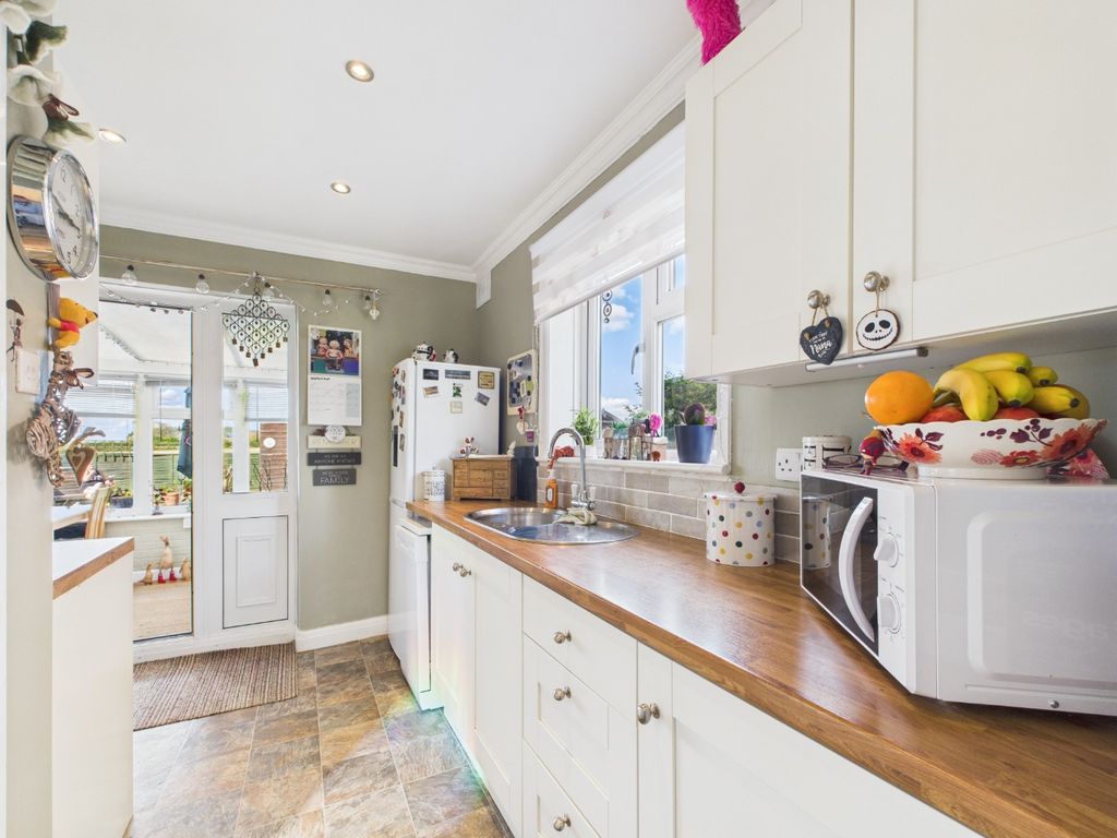 Property photo 3 of 30 4480157