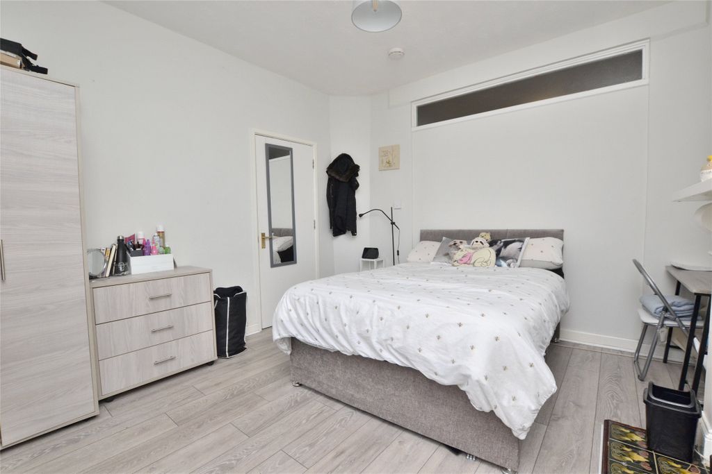 Property photo 3 of 10 Bedroom